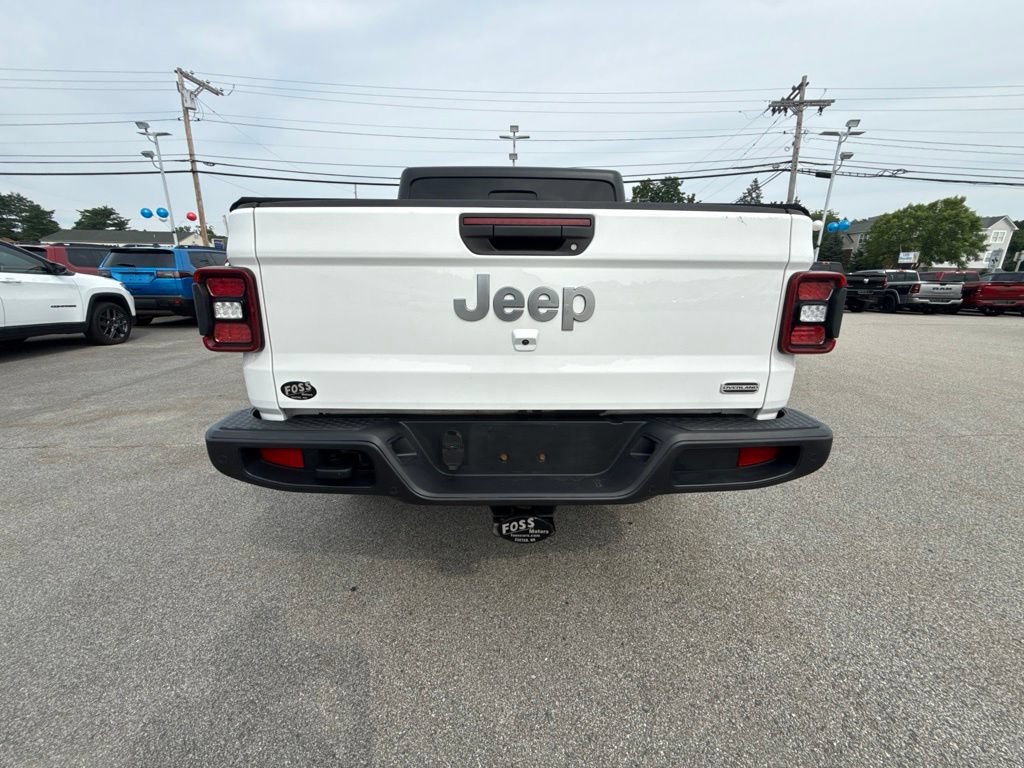 Certified 2022 Jeep Gladiator Overland w/ LED Lighting Group AWD/4WD image 4