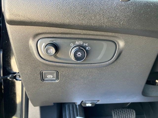 Used 2023 GMC Terrain SLE w/ Driver Convenience Package AWD/4WD image 15