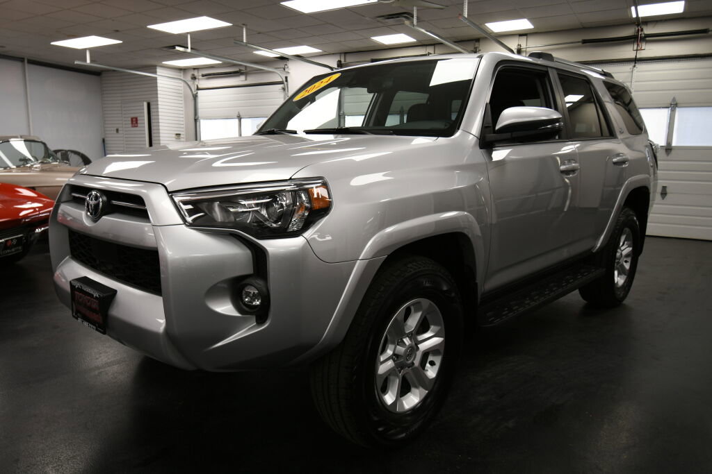 Certified 2024 Toyota 4Runner SR5 Premium image 3