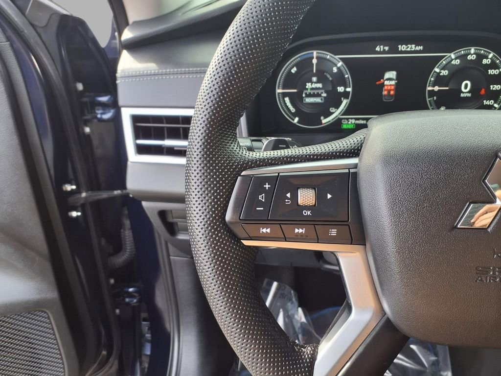 Used 2023 Mitsubishi Outlander SEL image 11