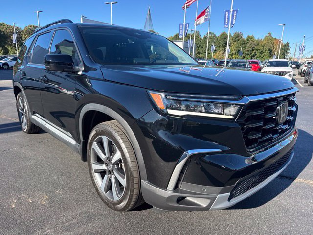 Used 2025 Honda Pilot Touring image 7
