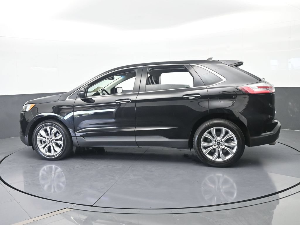 Used 2024 Ford Edge Titanium AWD/4WD image 3