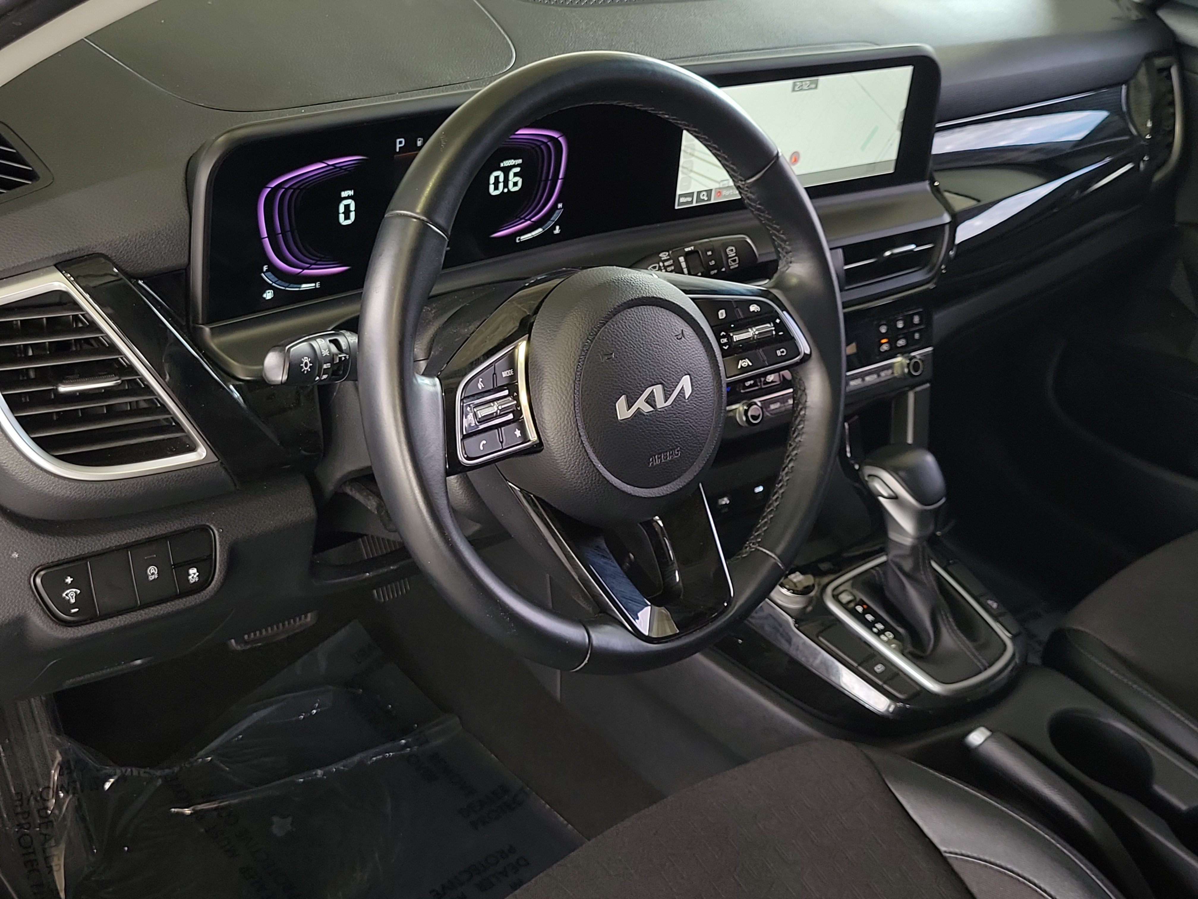 Used 2025 Kia Seltos S FWD image 17