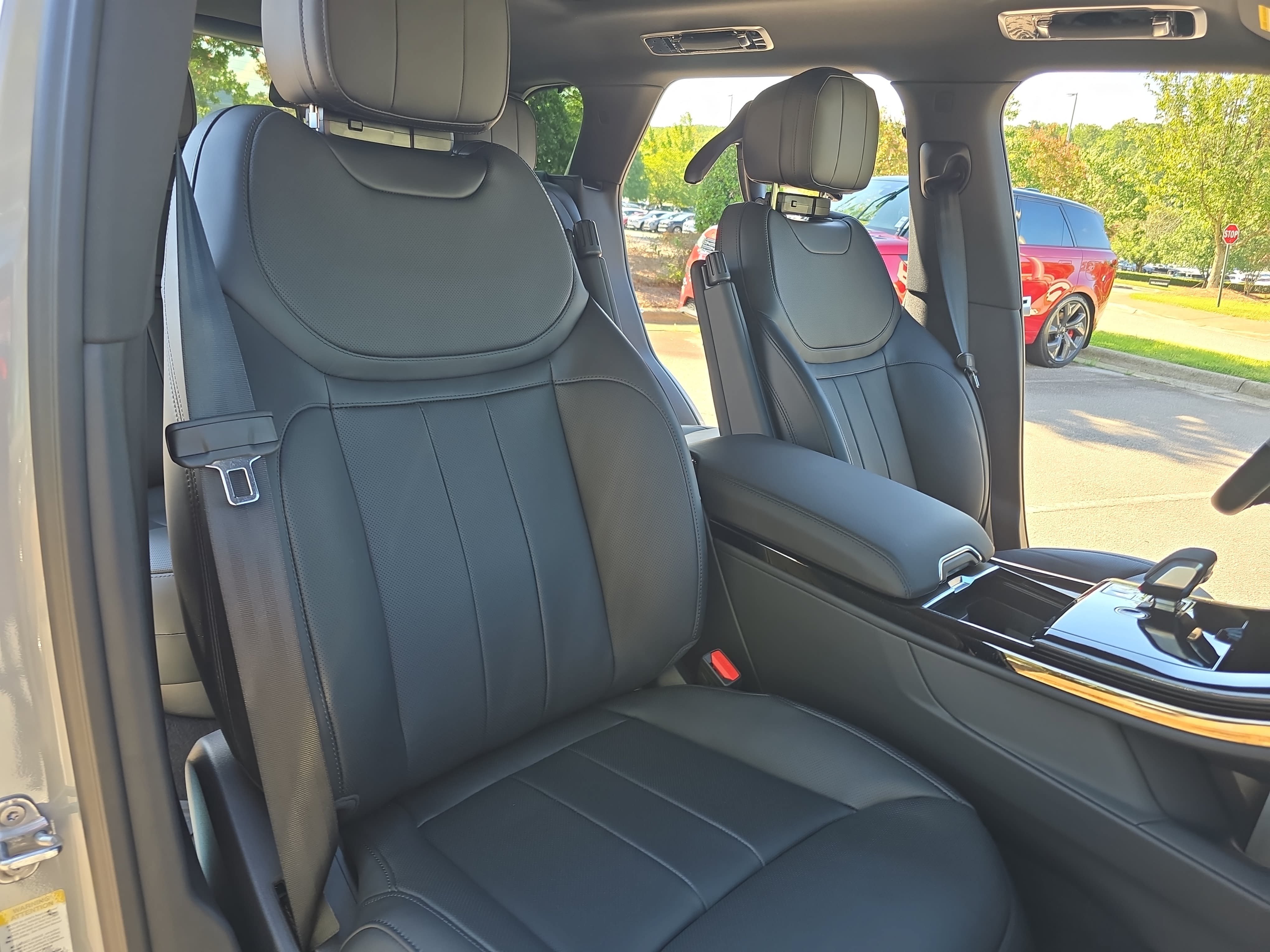 Used 2026 Land Rover Range Rover Sport Dynamic SE AWD/4WD image 10