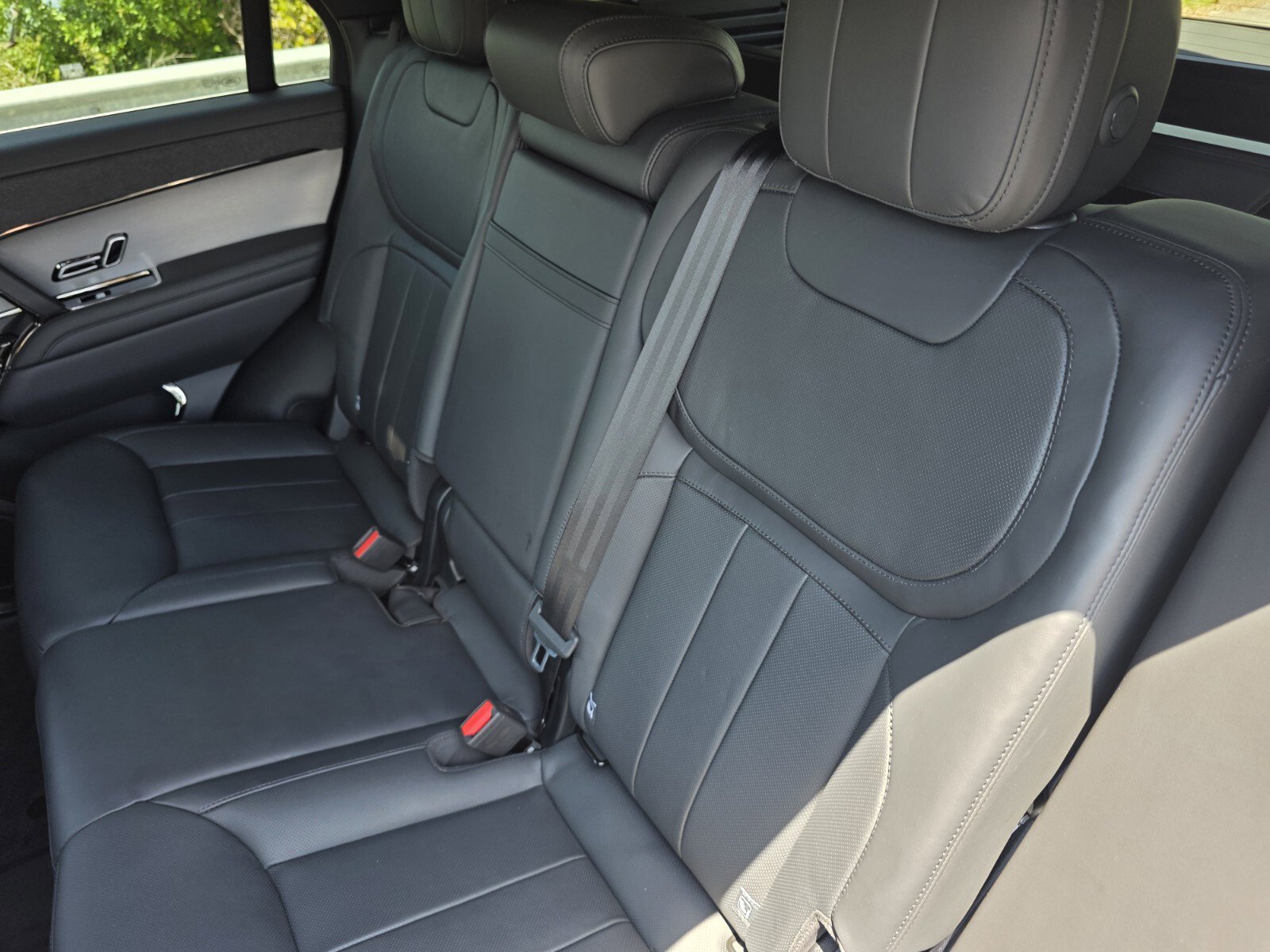 Used 2024 Land Rover Range Rover Sport Dynamic SE AWD/4WD image 16