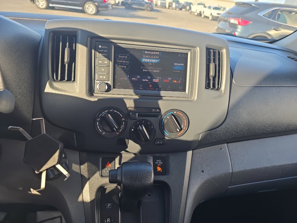 Used 2021 Nissan NV200 S image 25