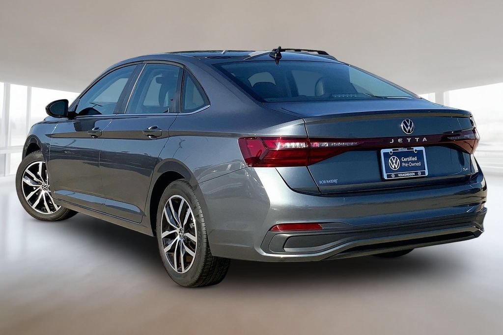 Certified 2025 Volkswagen Jetta SE FWD image 13