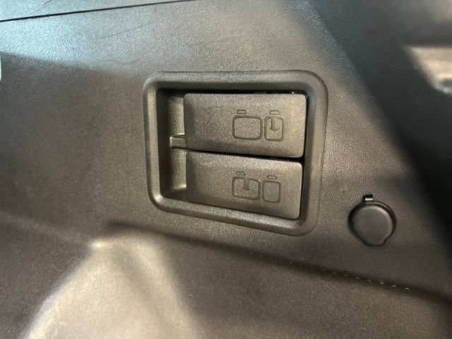 Used 2024 Chevrolet Equinox LT w/ LPO, Floor Liner Package FWD image 25