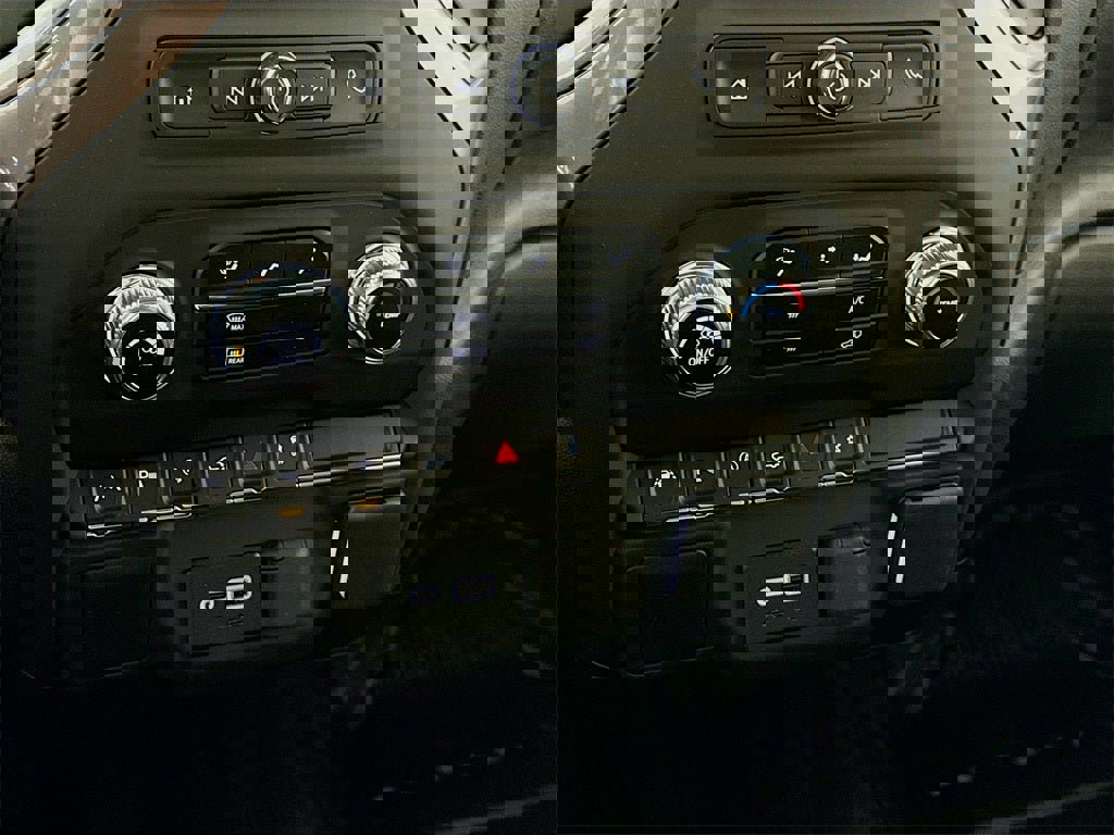 New 2025 GMC Sierra 1500 Pro w/ Convenience Package image 10