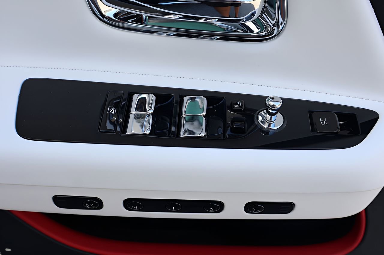 New 2026 Rolls-Royce Spectre image 13