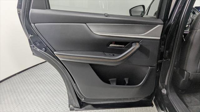 Used 2024 MAZDA CX-90 3.3 Turbo w/ Preferred Plus image 17