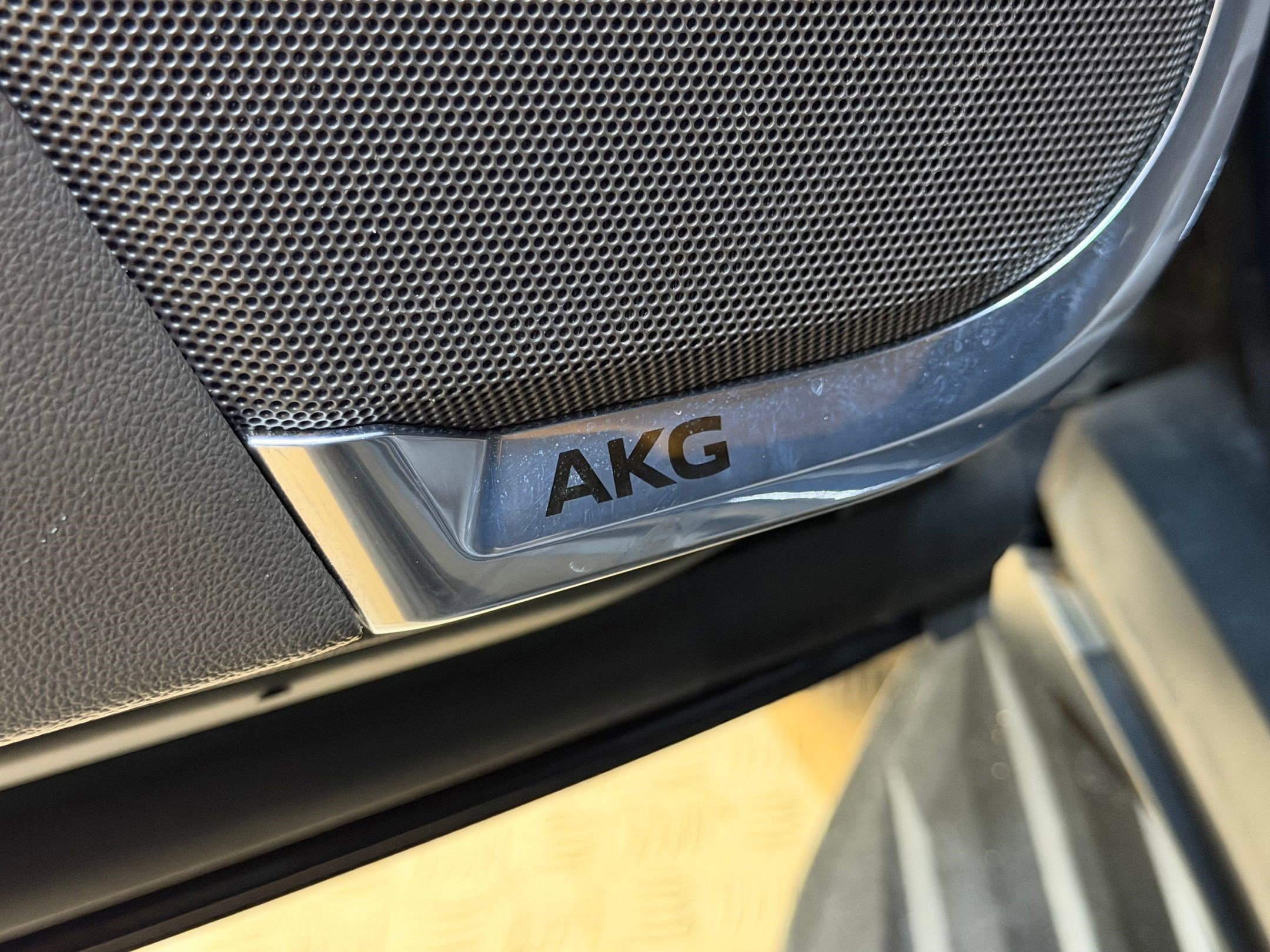 Certified 2023 Cadillac Escalade ESV Premium Luxury image 27