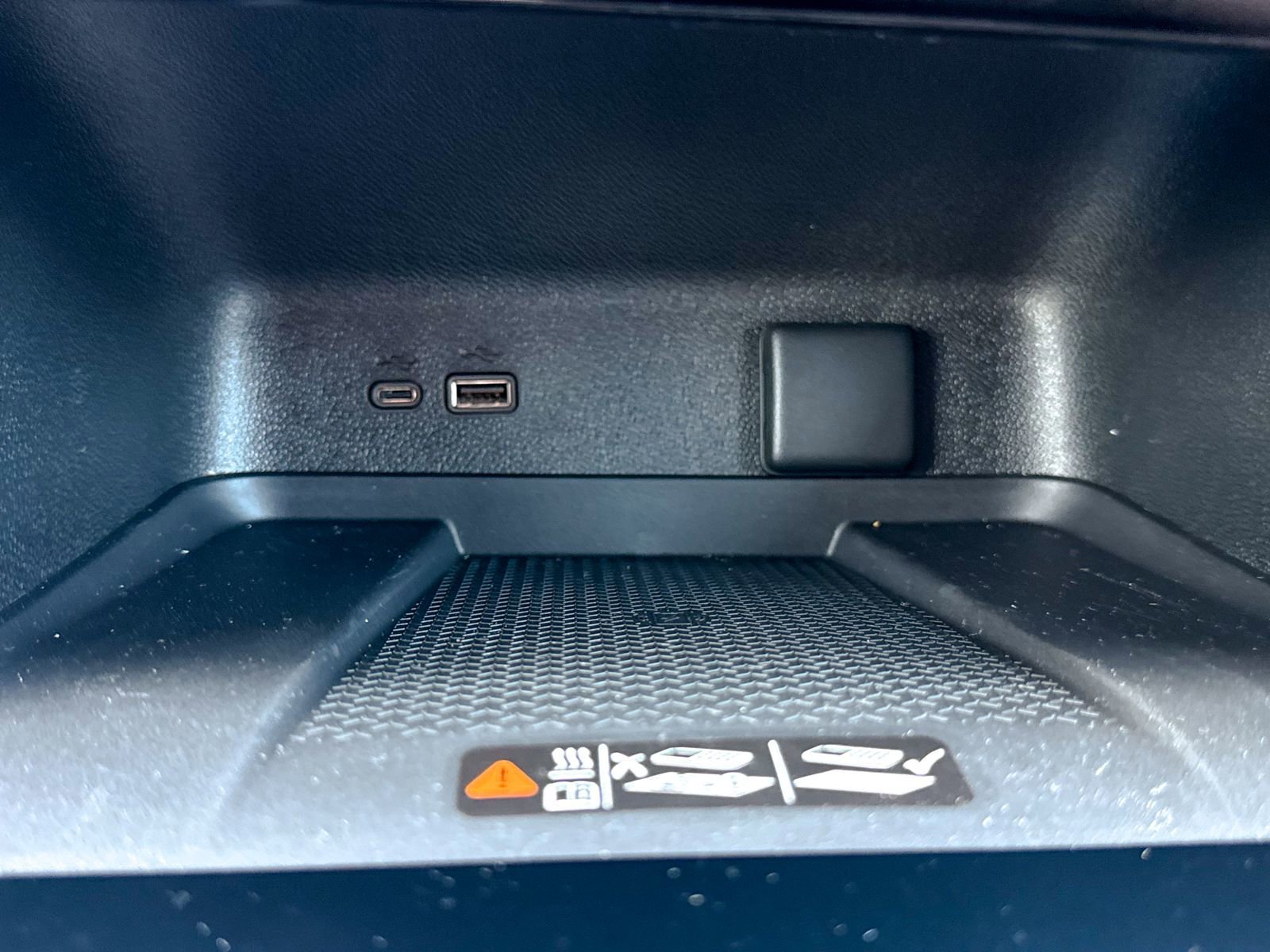 New 2026 Chevrolet Traverse LT w/ Sun and Wheel Package AWD/4WD image 35