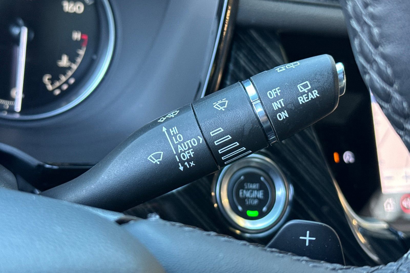 Certified 2025 Cadillac XT6 Premium Luxury image 36