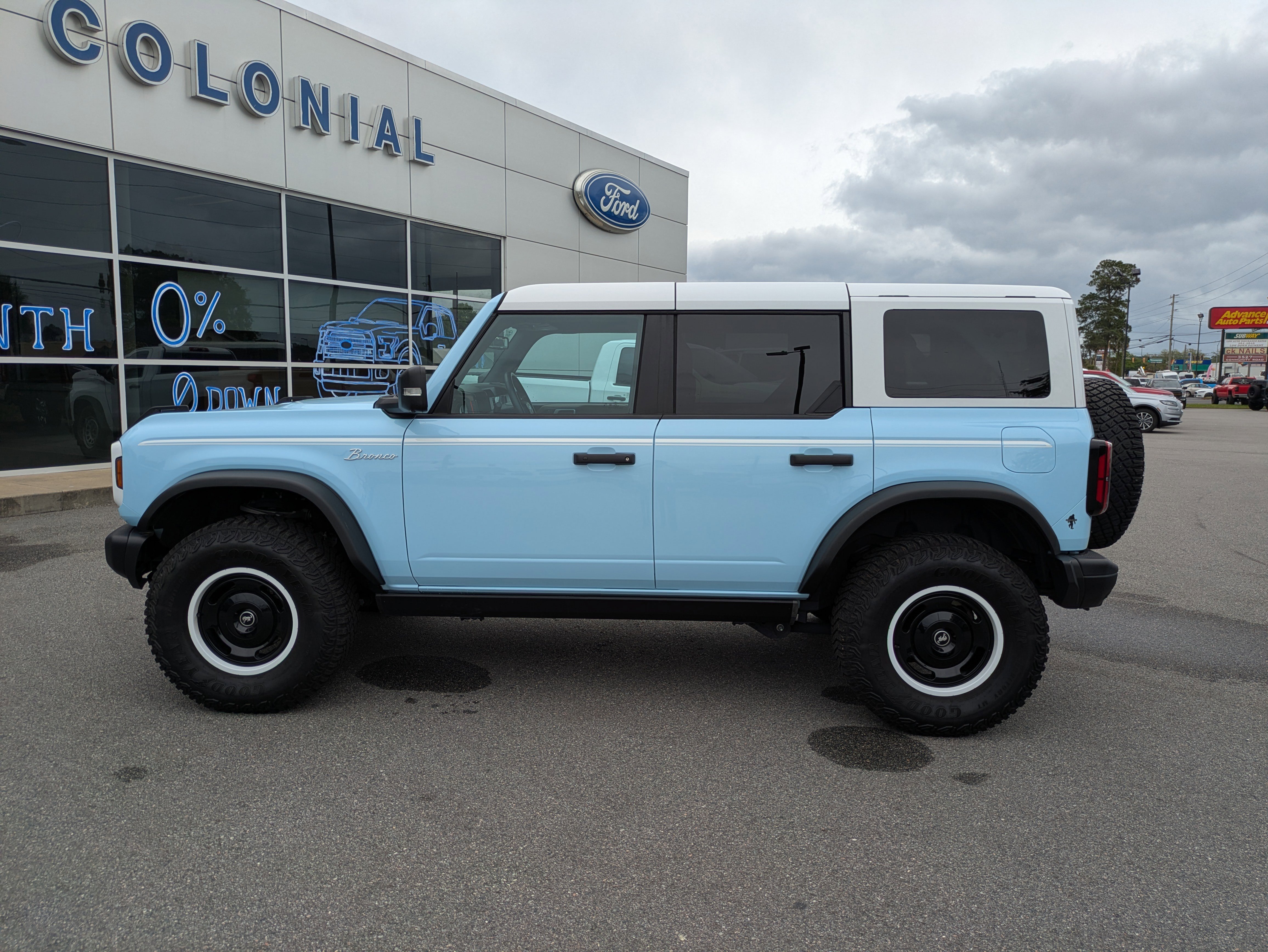 Used 2023 Ford Bronco Heritage Edition image 7