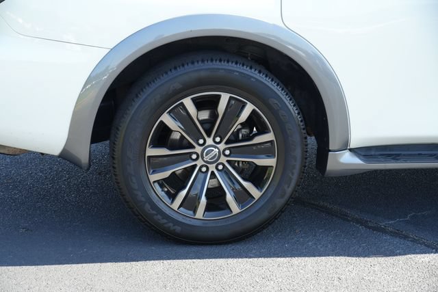 Used 2017 Nissan Armada Platinum w/ Captain Seat Package RWD image 8