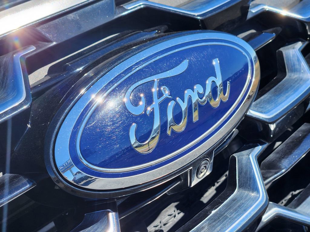 Used 2025 Ford Explorer Platinum w/ LUX Leather Package image 12