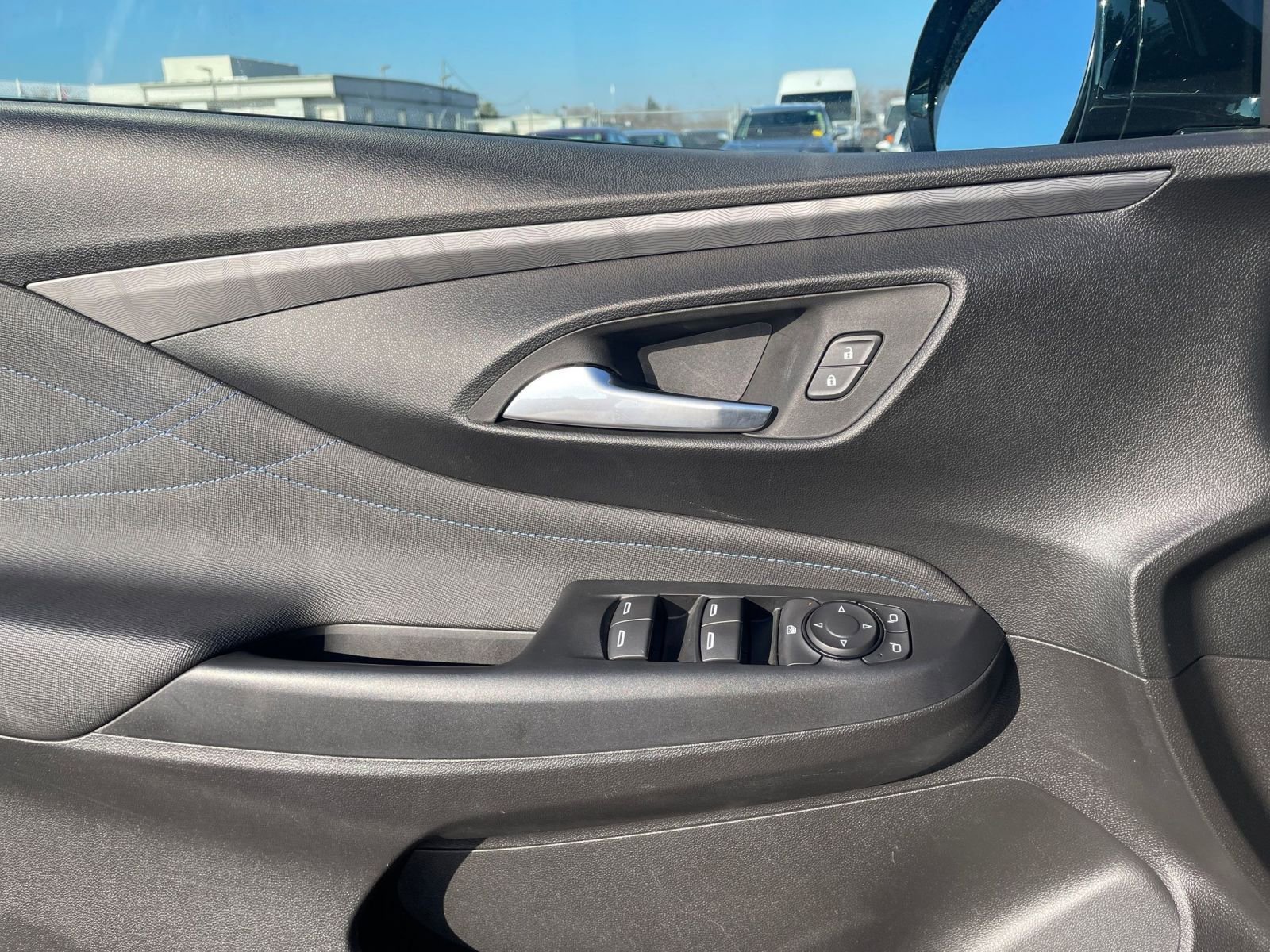 Used 2025 Buick Envista Sport Touring image 20