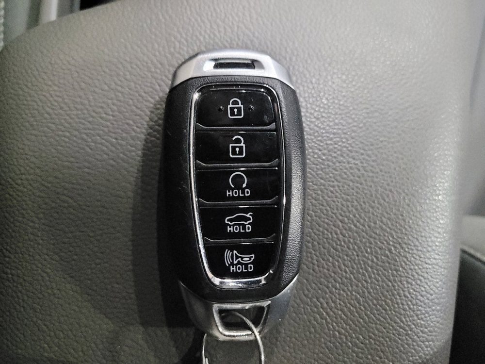 Used 2023 Hyundai Elantra SEL w/ Cargo Package FWD image 32
