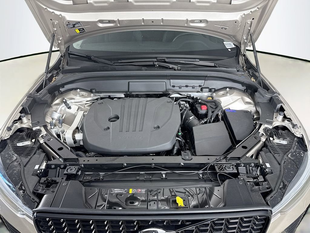 Used 2025 Volvo XC60 B5 Core w/ Protection Package Premier image 30
