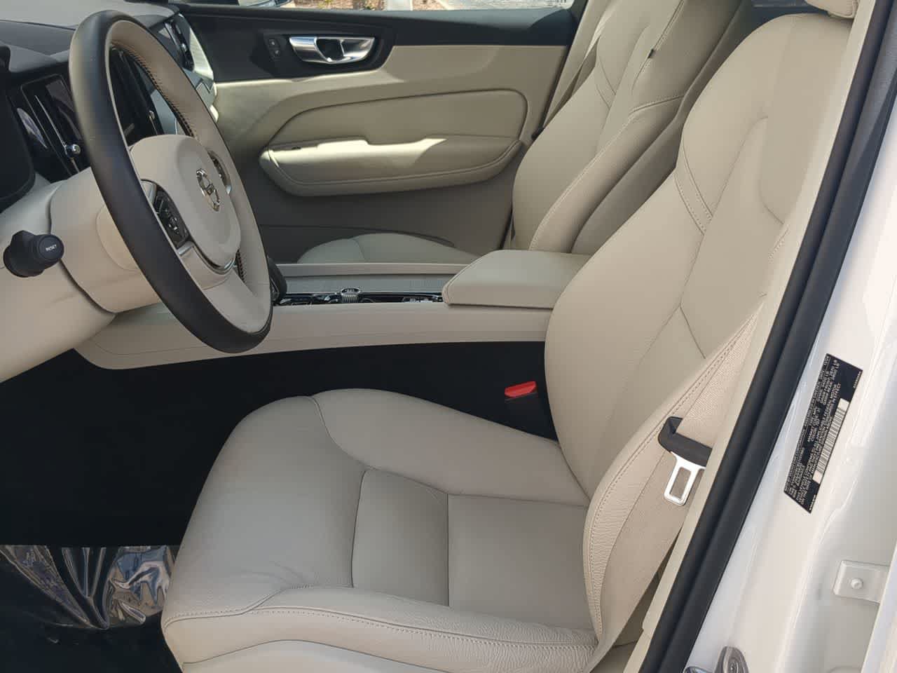Used 2025 Volvo XC60 B5 Plus w/ Protection Package Premier AWD/4WD image 16