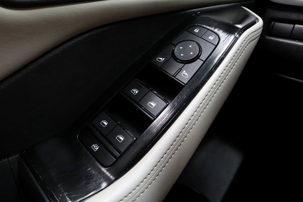 Certified 2025 Nissan Rogue SV image 26