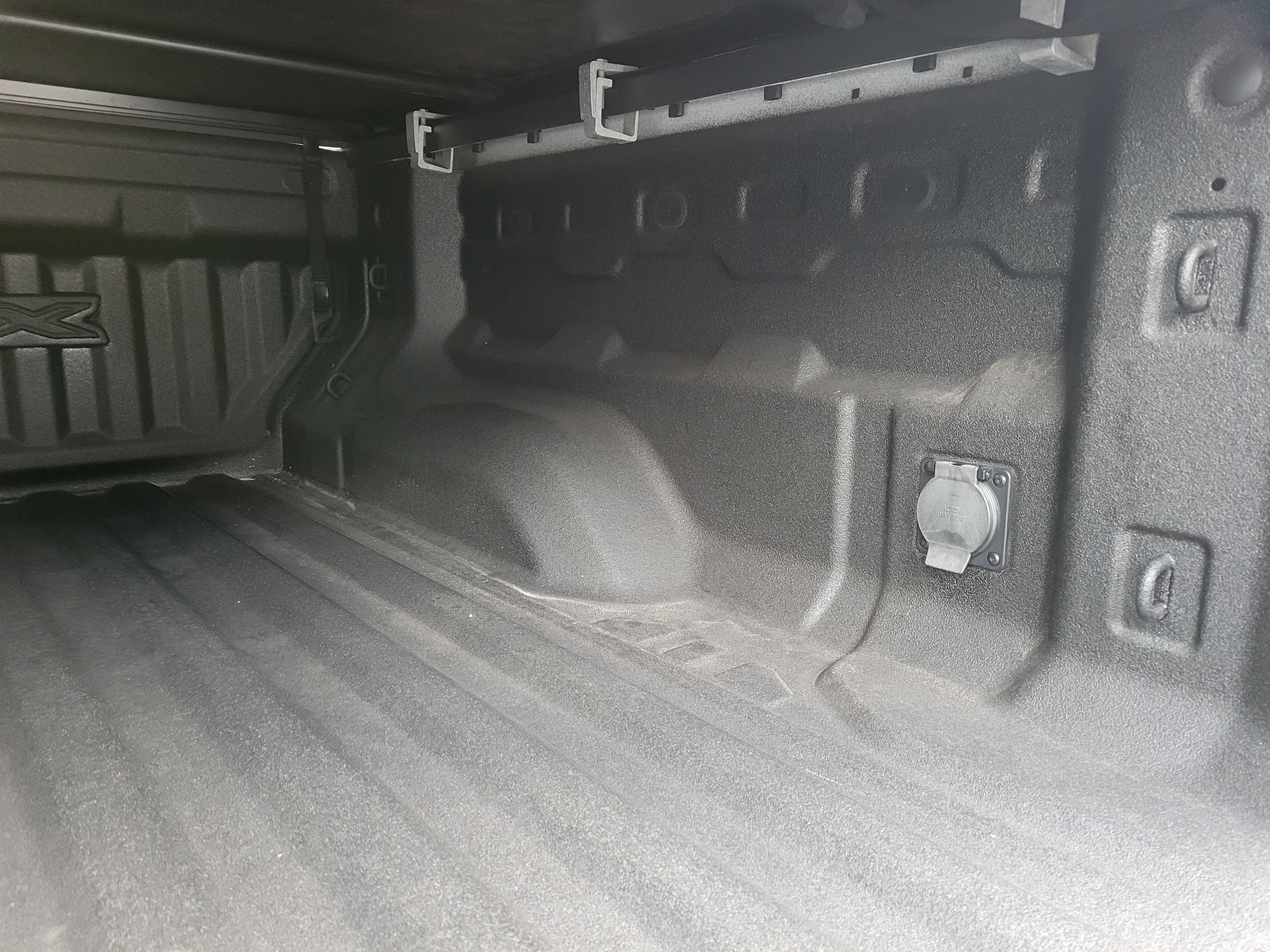 Certified 2024 GMC Canyon AT4X image 9