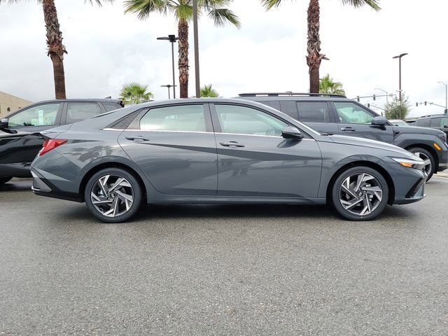 New 2026 Hyundai Elantra Limited image 26