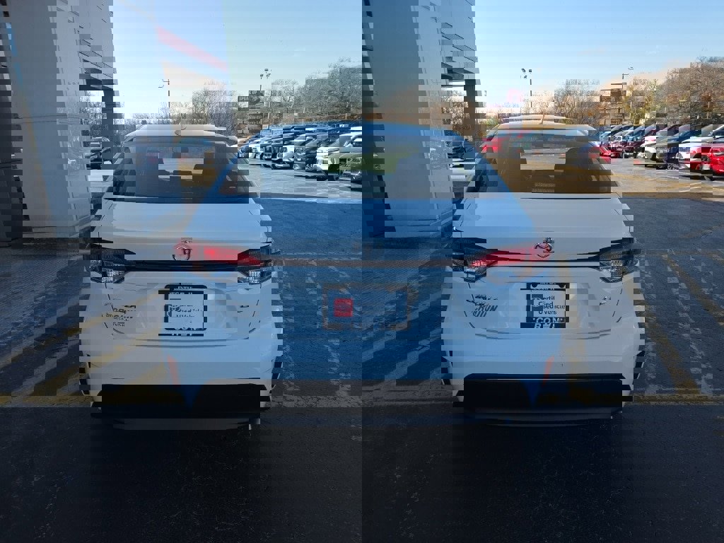 Certified 2023 Toyota Corolla LE image 4