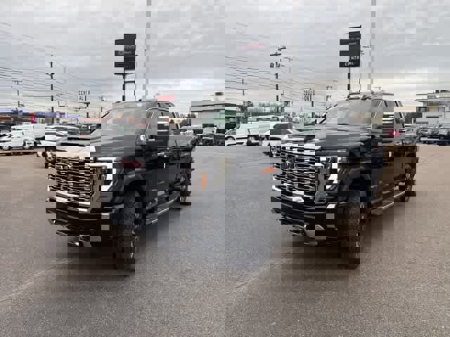 New 2026 GMC Sierra 2500 Denali w/ Denali Reserve Package image 3