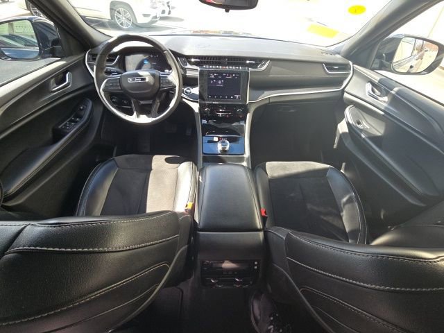 Used 2024 Jeep Grand Cherokee L Laredo image 14