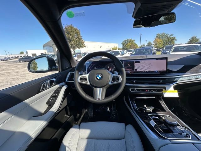 New 2026 BMW X7 xDrive40i w/ M Sport Package image 17