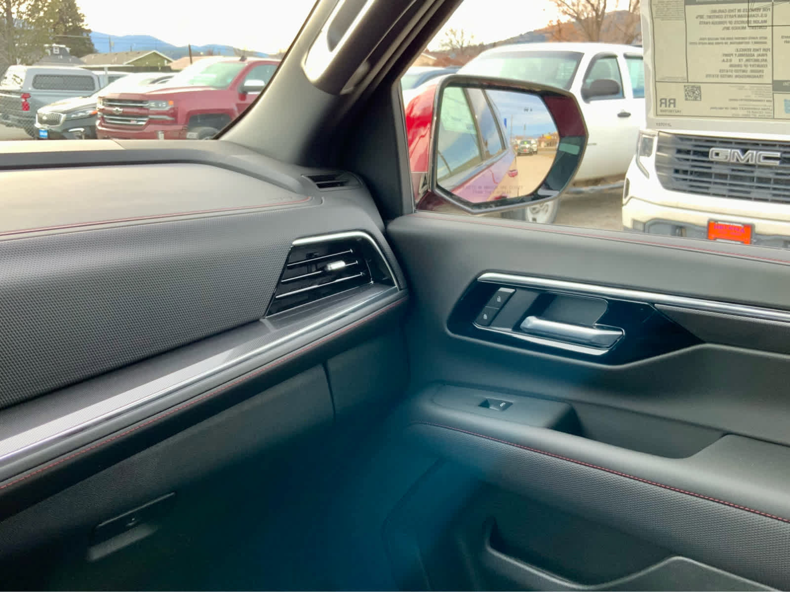 New 2026 Chevrolet Suburban RST image 39