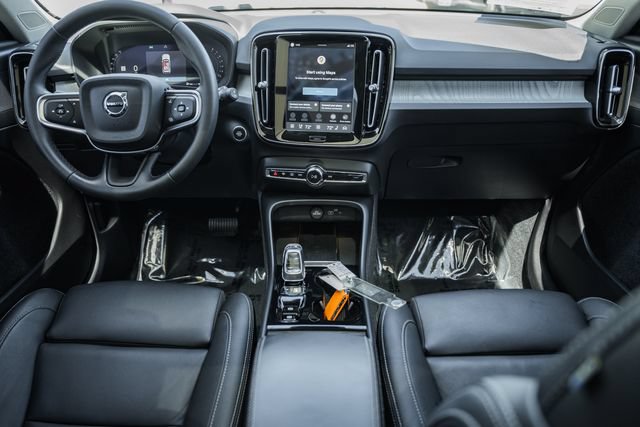 Used 2024 Volvo XC40 B5 Plus w/ Climate Package AWD/4WD image 19