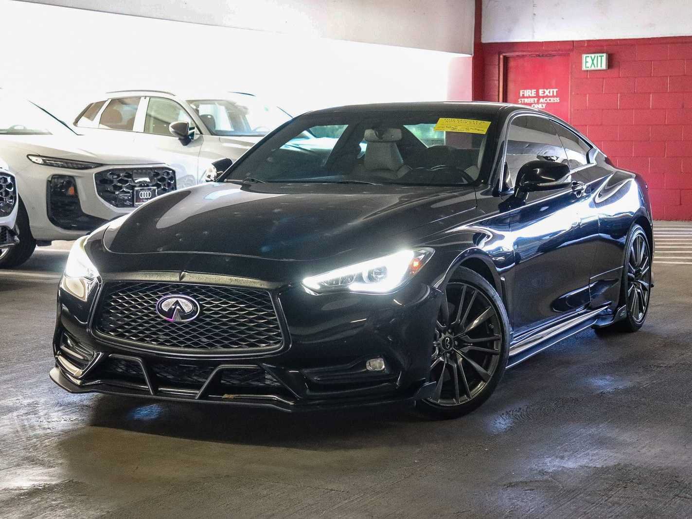 Used 2017 INFINITI Q60 Red Sport 400 RWD image 1