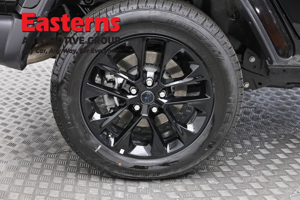 Used 2025 Jeep Wrangler Unlimited Sahara w/ Safety Group image 30
