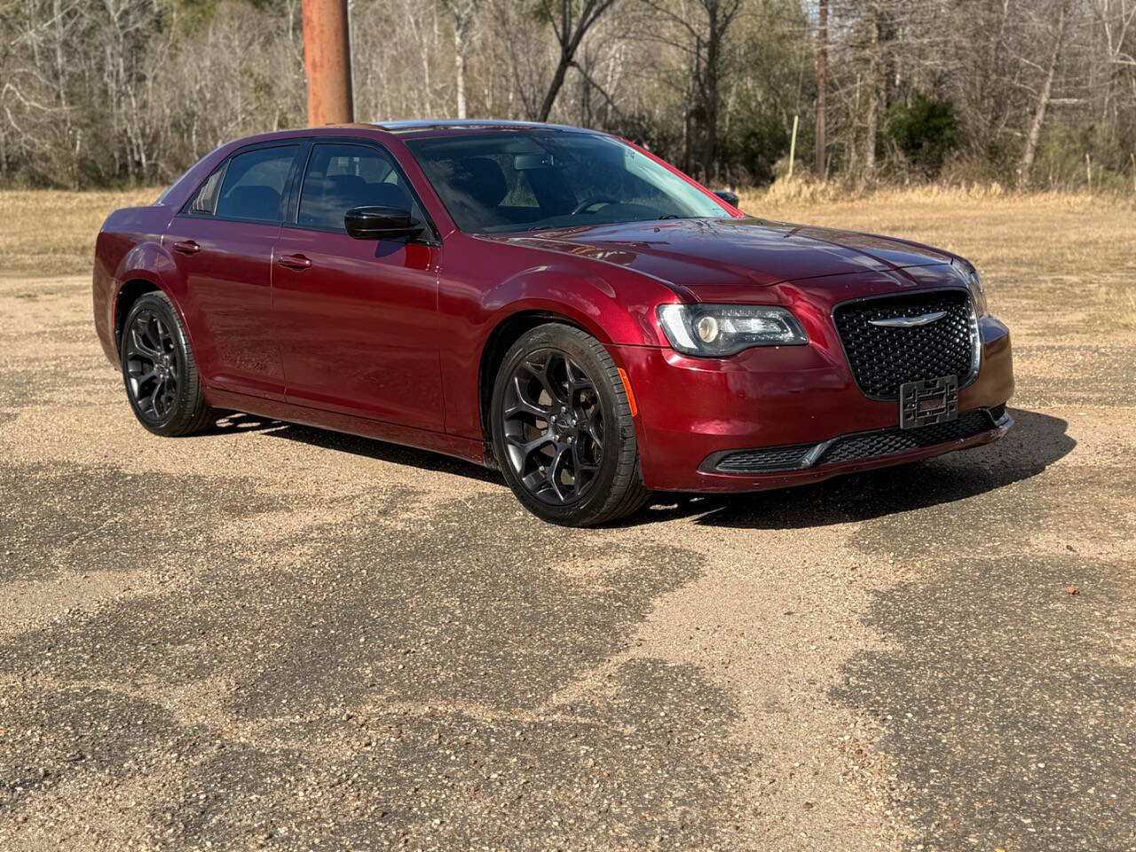 Used 2019 Chrysler 300 Touring w/ Sport Appearance Package RWD image 7