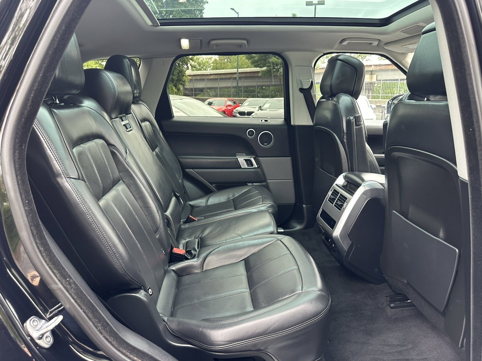 Used 2020 Land Rover Range Rover Sport HSE AWD/4WD image 22