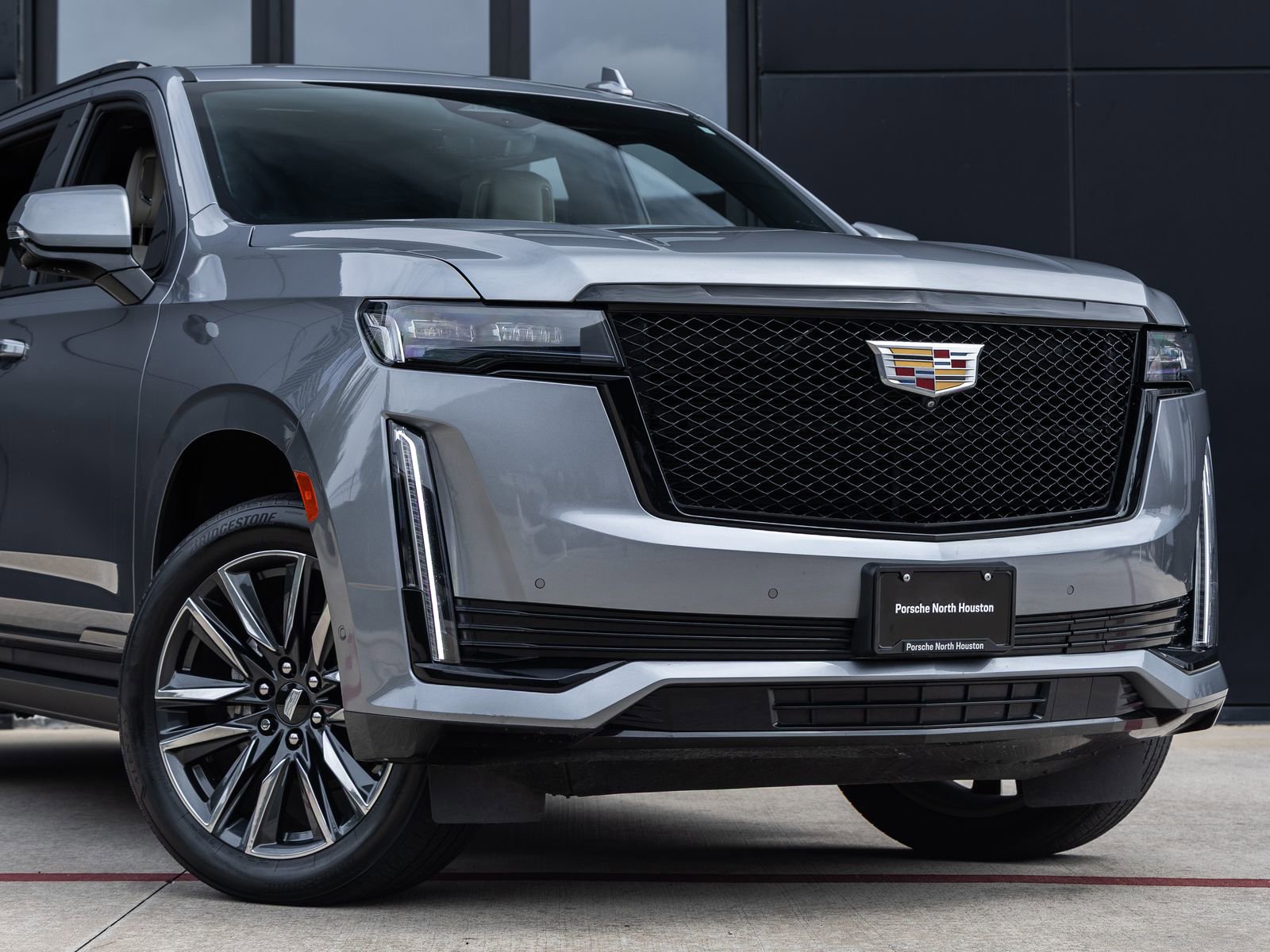 Used 2022 Cadillac Escalade ESV Sport w/ Touring Package AWD/4WD image 5