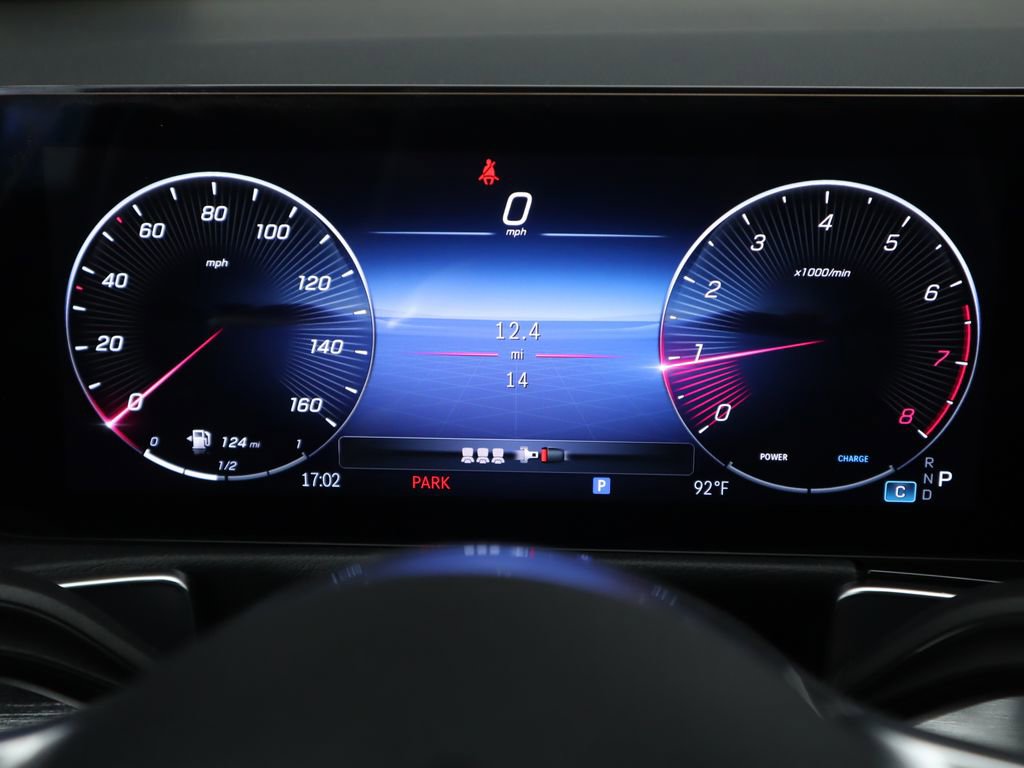 Certified 2025 Mercedes-Benz GLB 250 image 33