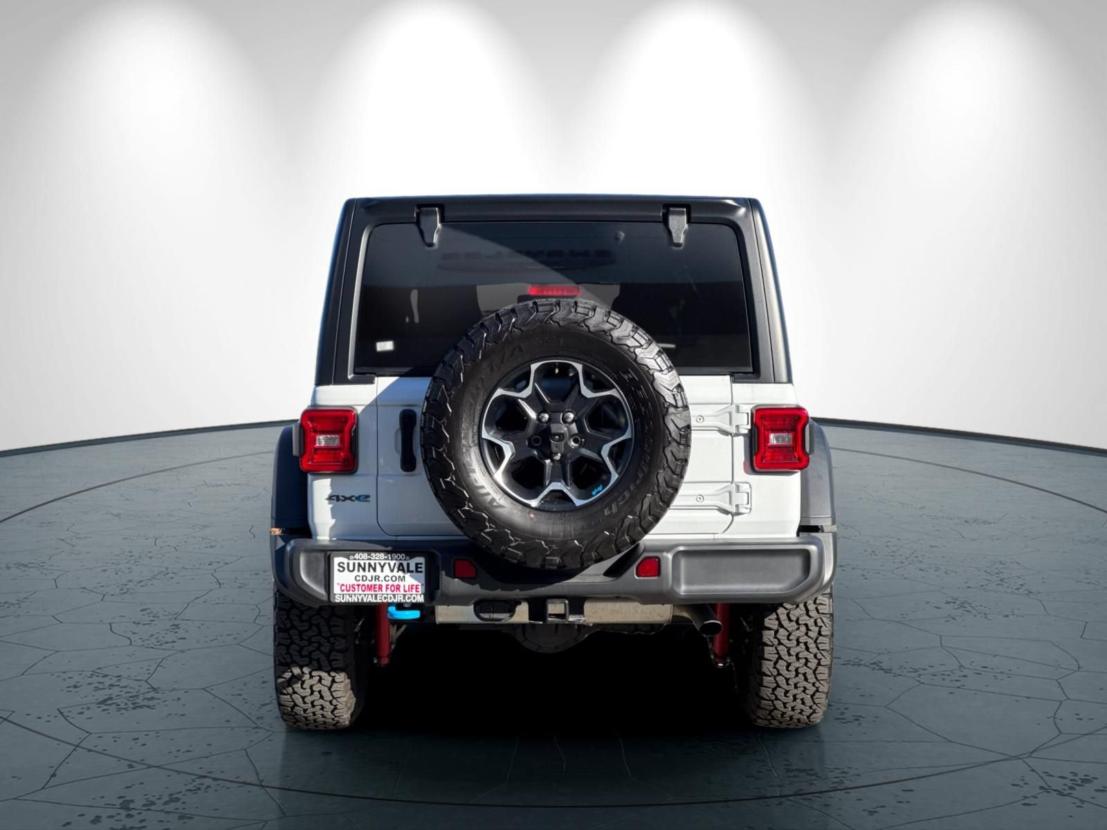 New 2023 Jeep Wrangler Unlimited Rubicon 4xe w/ Cold Weather Group AWD/4WD image 5