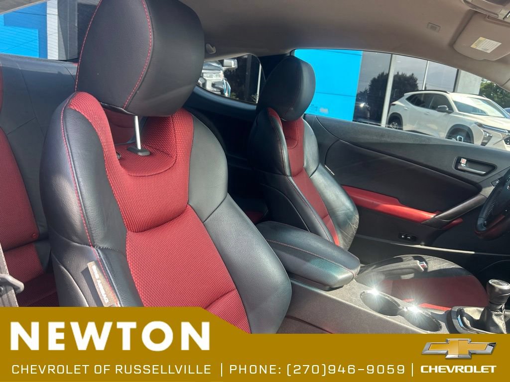Used 2012 Hyundai Genesis 3.8 RWD image 21