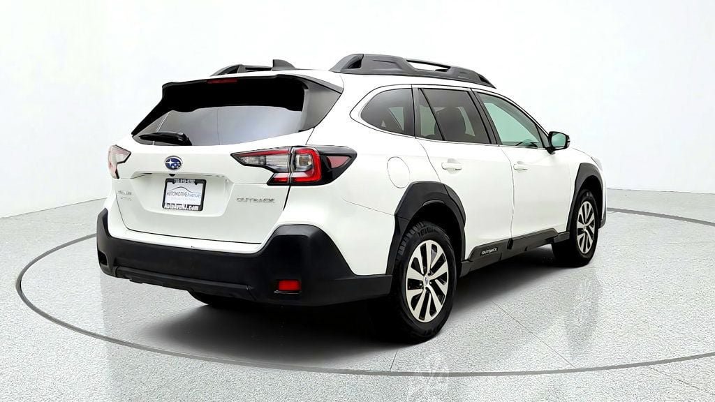 Used 2025 Subaru Outback Premium AWD/4WD image 5