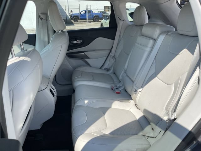 Used 2019 Jeep Cherokee Limited w/ Luxury Group AWD/4WD image 23