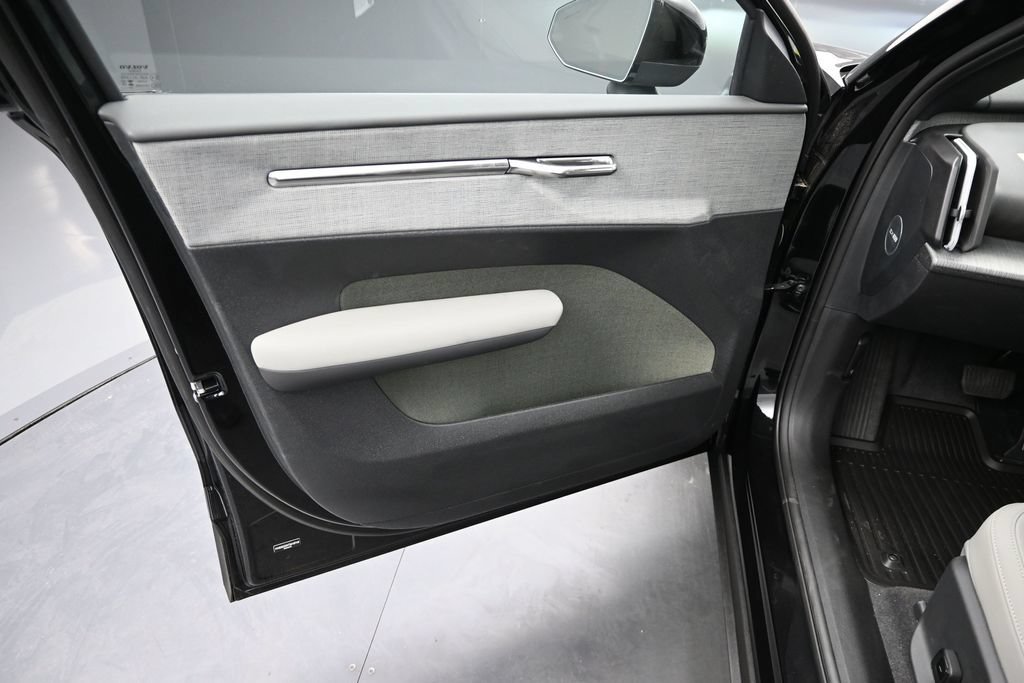 New 2026 Volvo EX30 Plus w/ Protection Package Premier AWD/4WD image 9