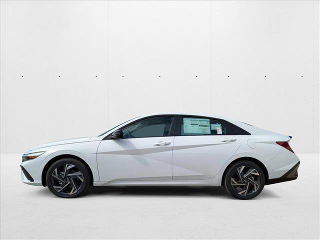 New 2025 Hyundai Elantra SEL image 5