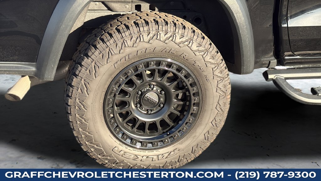 Used 2025 Chevrolet Colorado Trail Boss AWD/4WD image 32