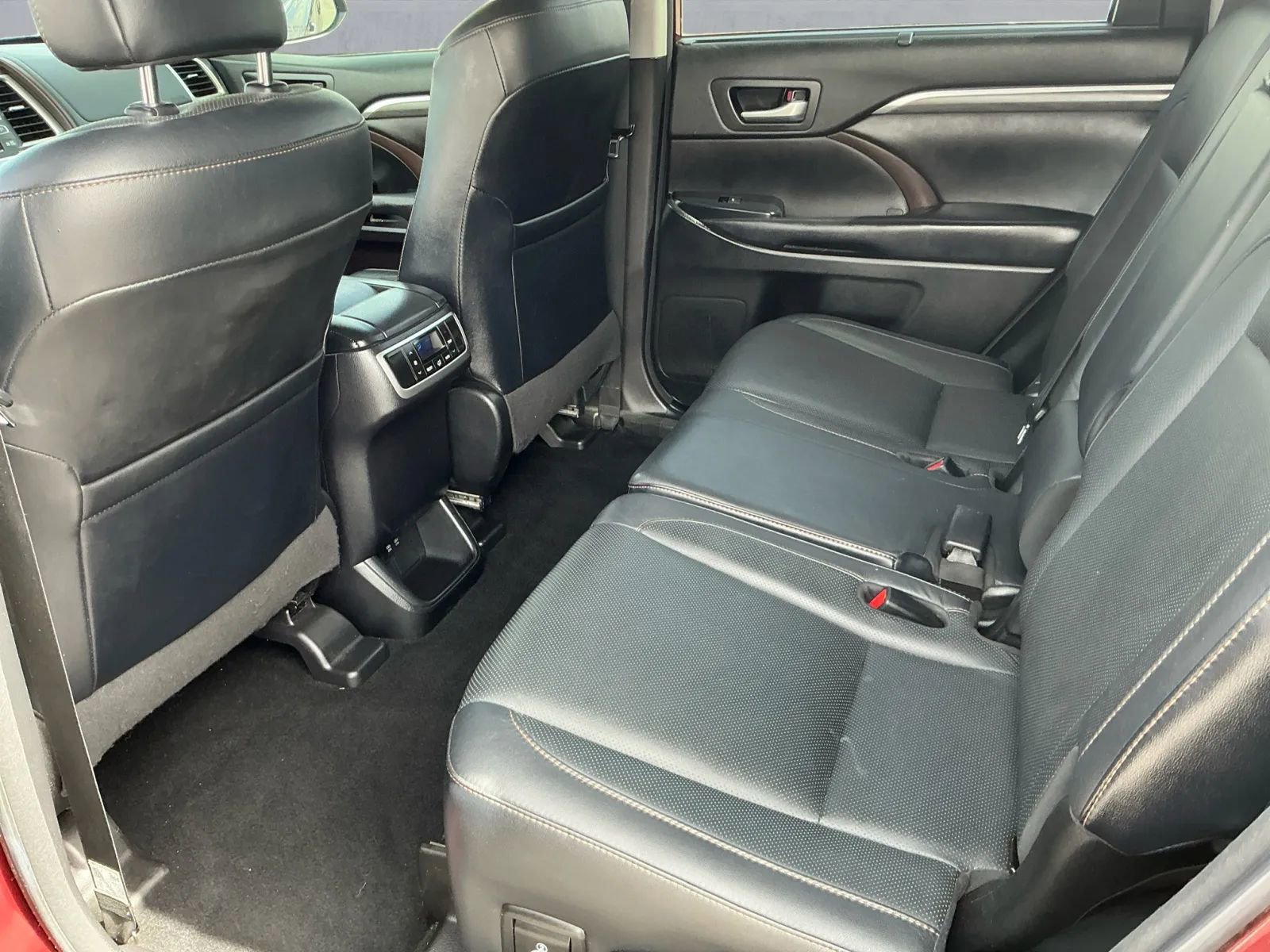 Used 2018 Toyota Highlander Limited image 15