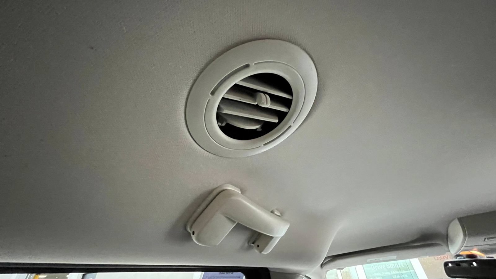 Used 2019 Dodge Grand Caravan SE w/ UConnect Hands-Free Group FWD image 28