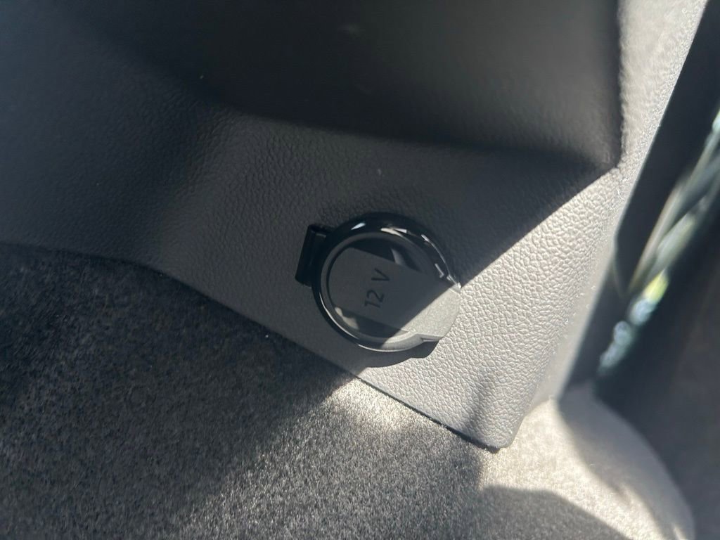 Used 2024 Volkswagen Tiguan SEL R-Line image 48